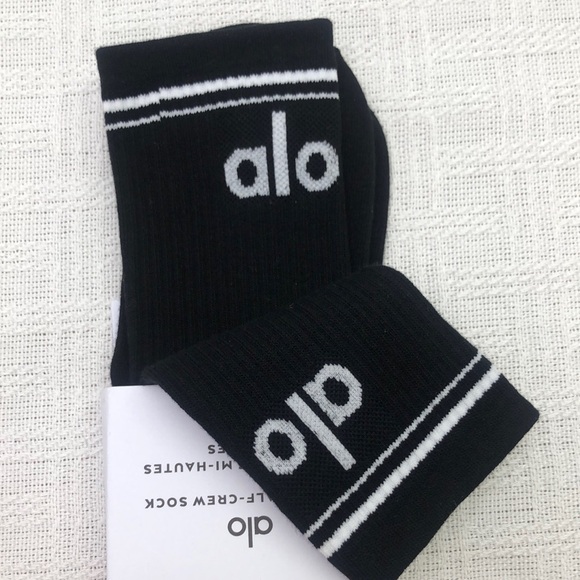 💎HOT💎 NWT ALO Yoga Socks 2 Pairs - Picture 3 of 6